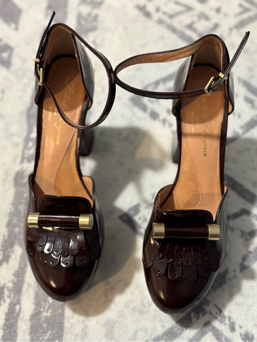 Robert Clergerie Women's Brown Patent Leather Block Heel Pumps - Picture 2 of 7
